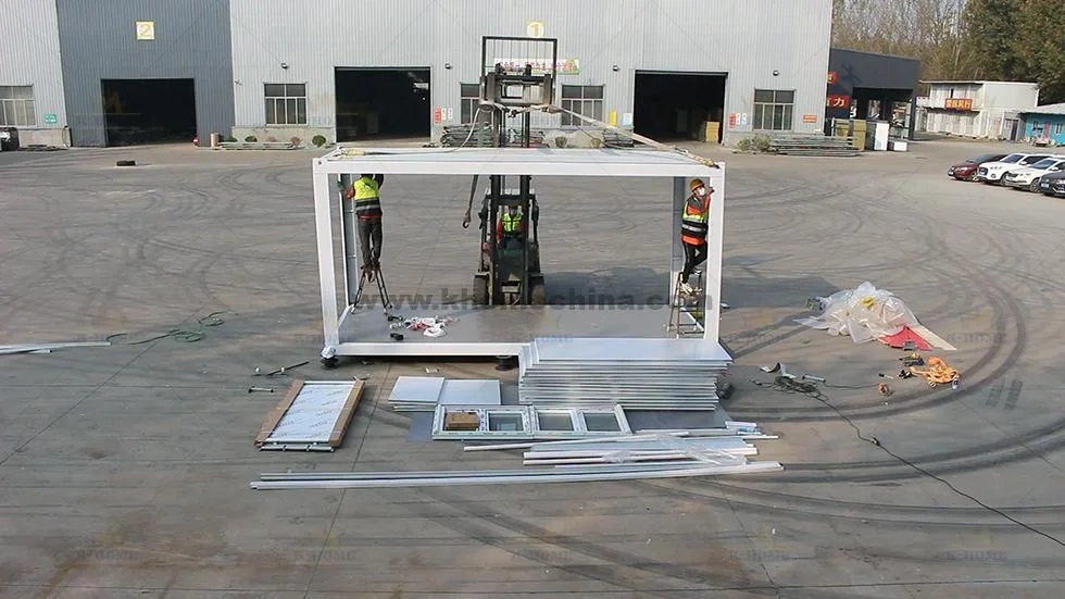 Flat Pack Container House Roof Installation