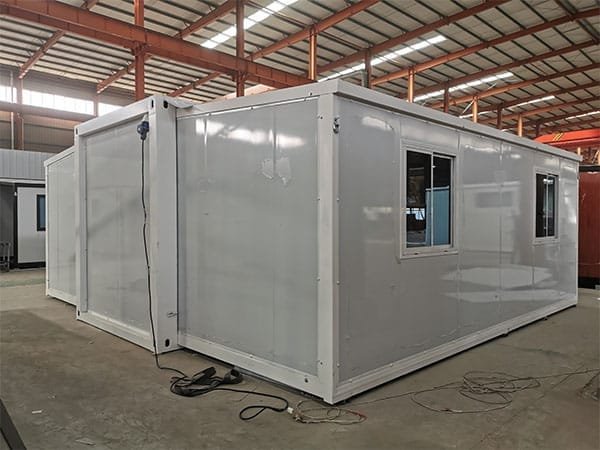 Standard 20ft expandable container house - back view