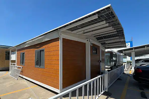 expandable container house with solar energy